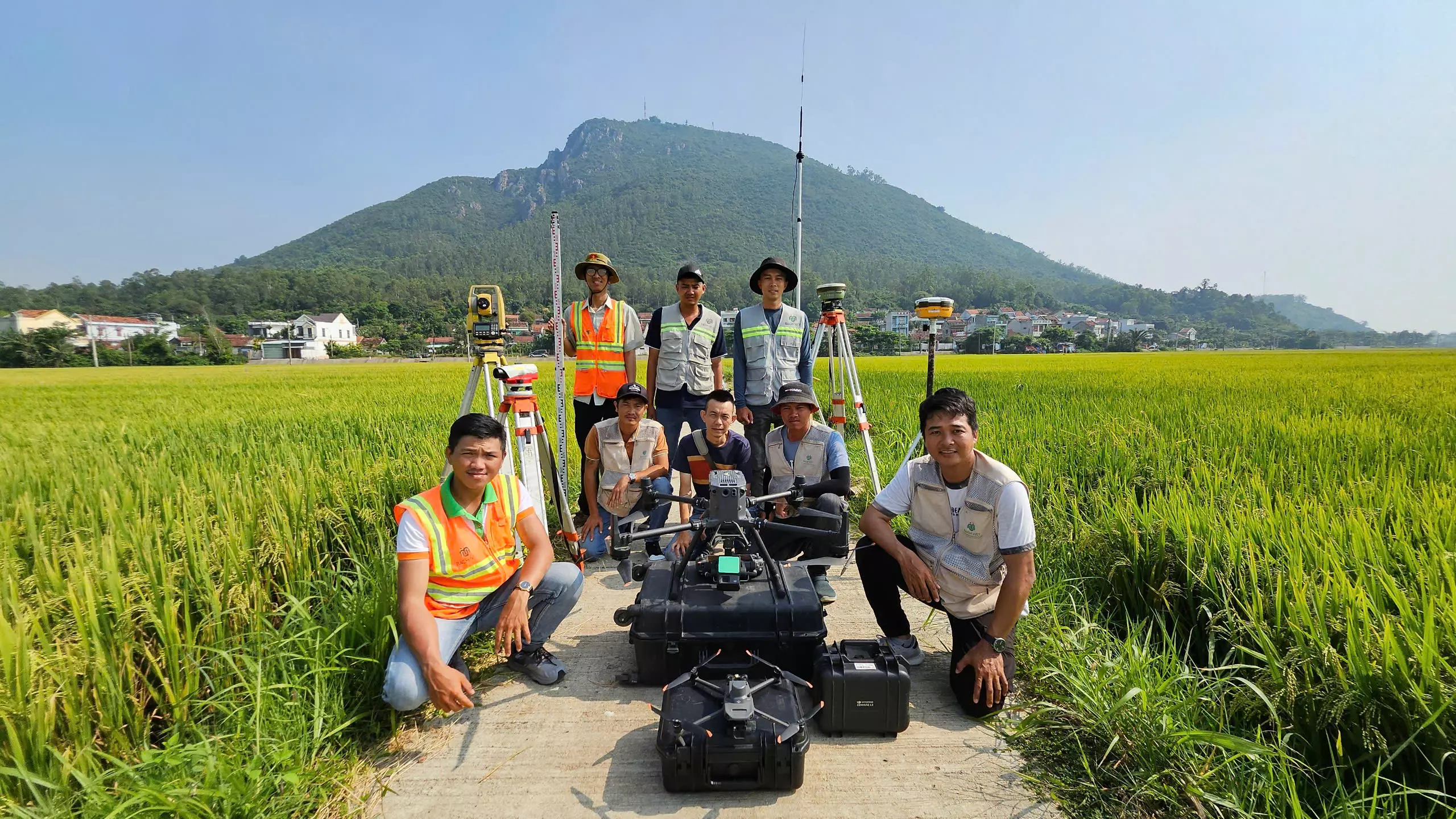 Hợp Nhất Bách Việt- Công ty trắc địa TPHCM 13 video thumb